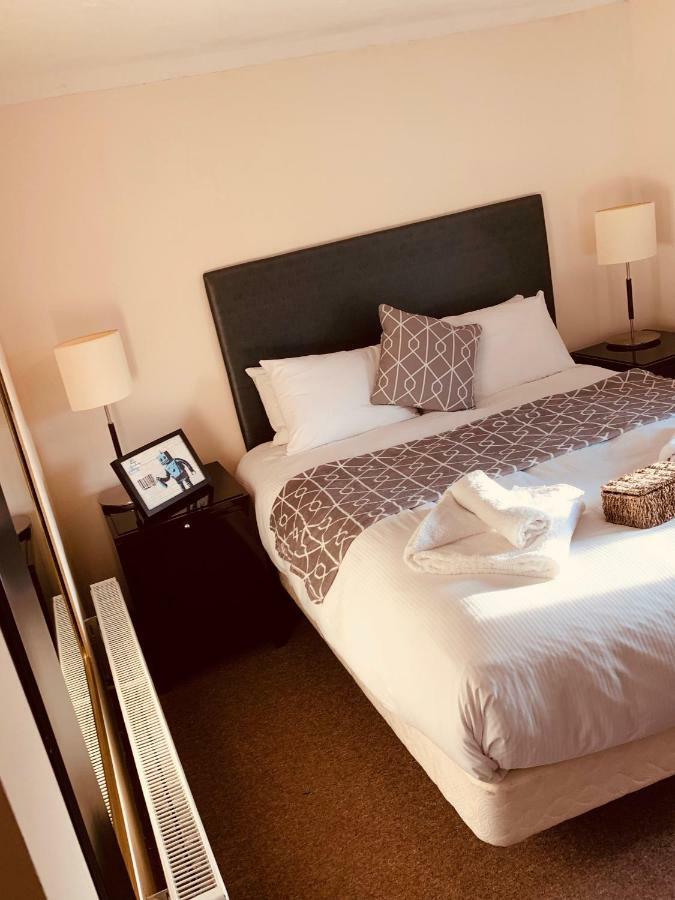 The Swan Hotel Almondsbury Bagian luar foto